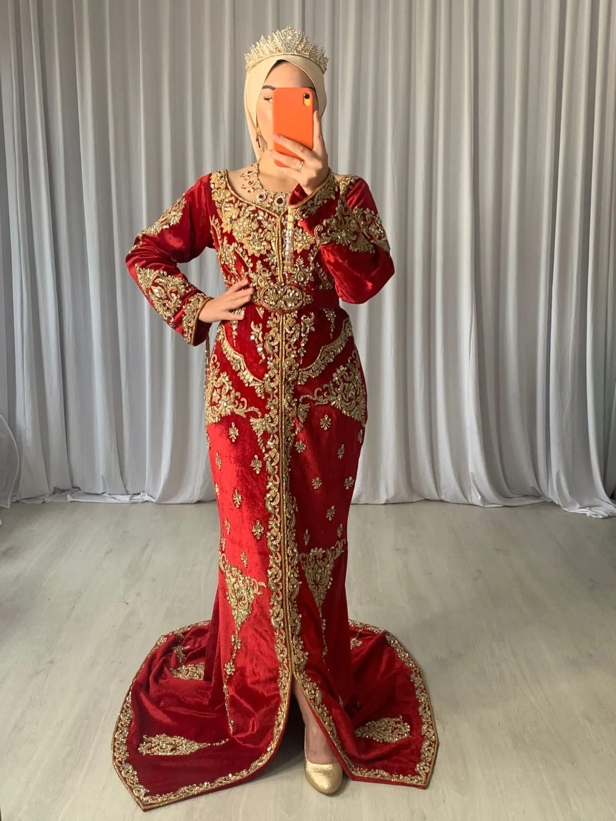 wedding-photographer-39 Robe Orientale Rouge