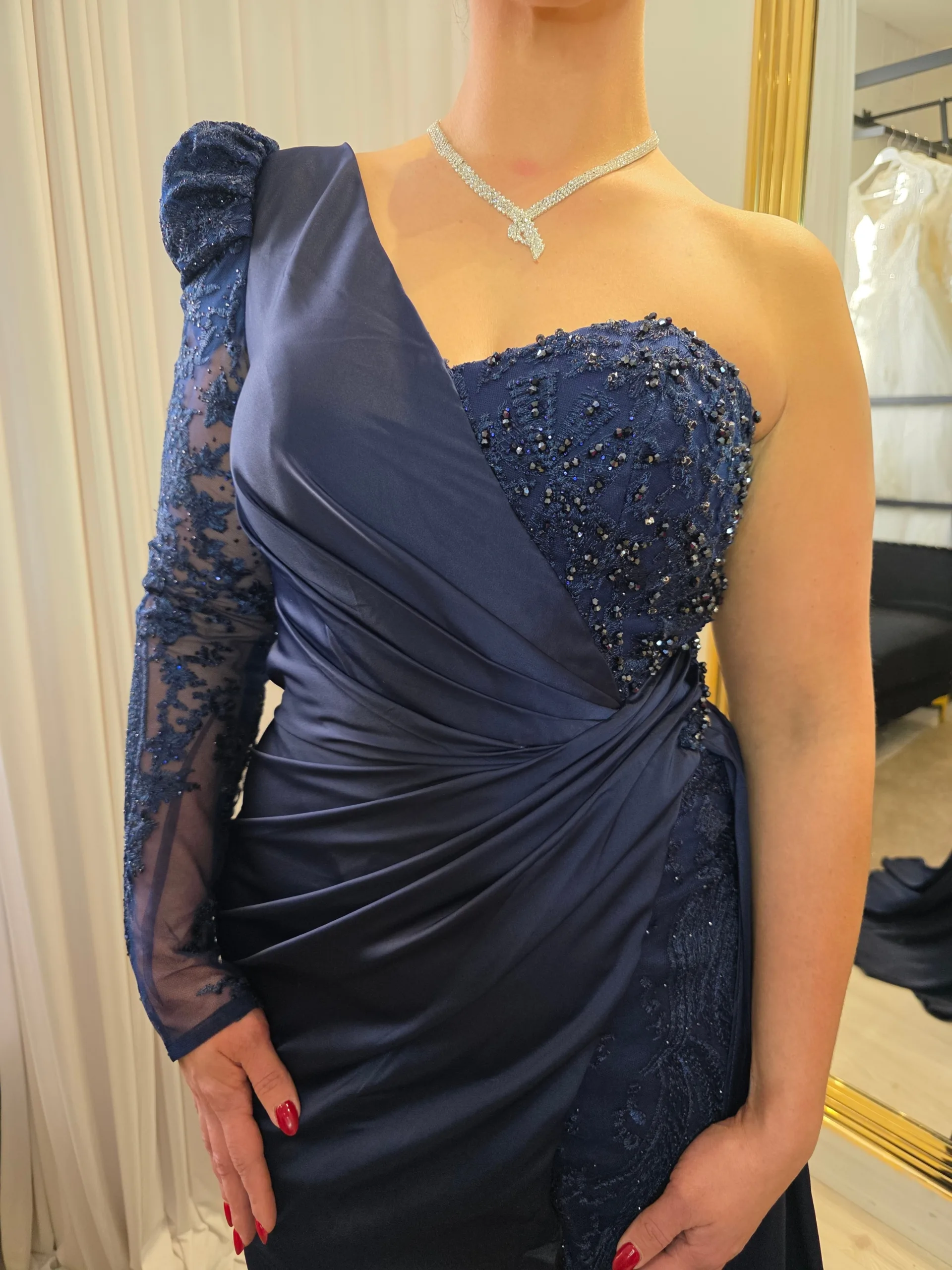 Robe de soirée une manche – Image 2