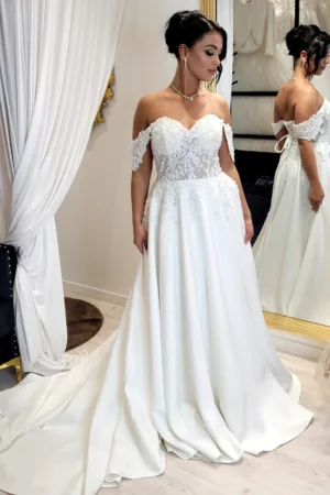 Robe de mariée en dentelle évasée – Élégance intemporelle & féminité absolue