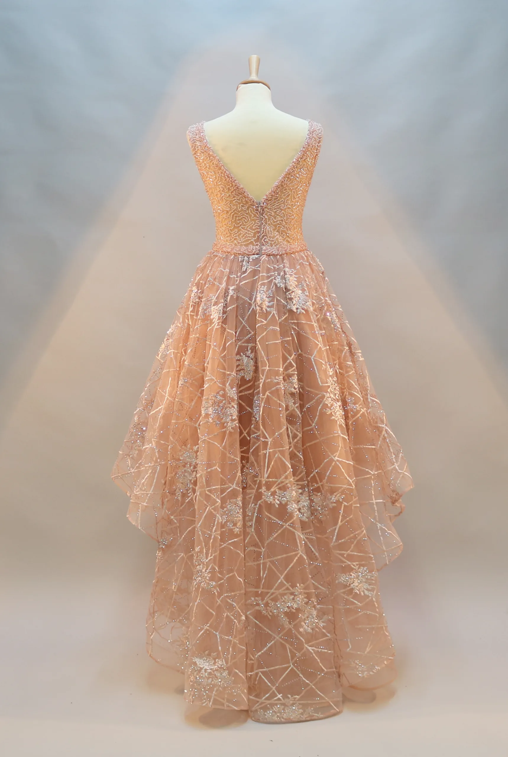 Robe de soirée semi longue – élégance et audace – Image 5
