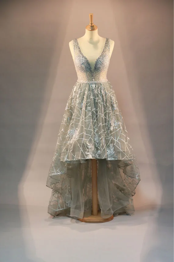 Robe de soirée semi longue – élégance et audace – Image 3