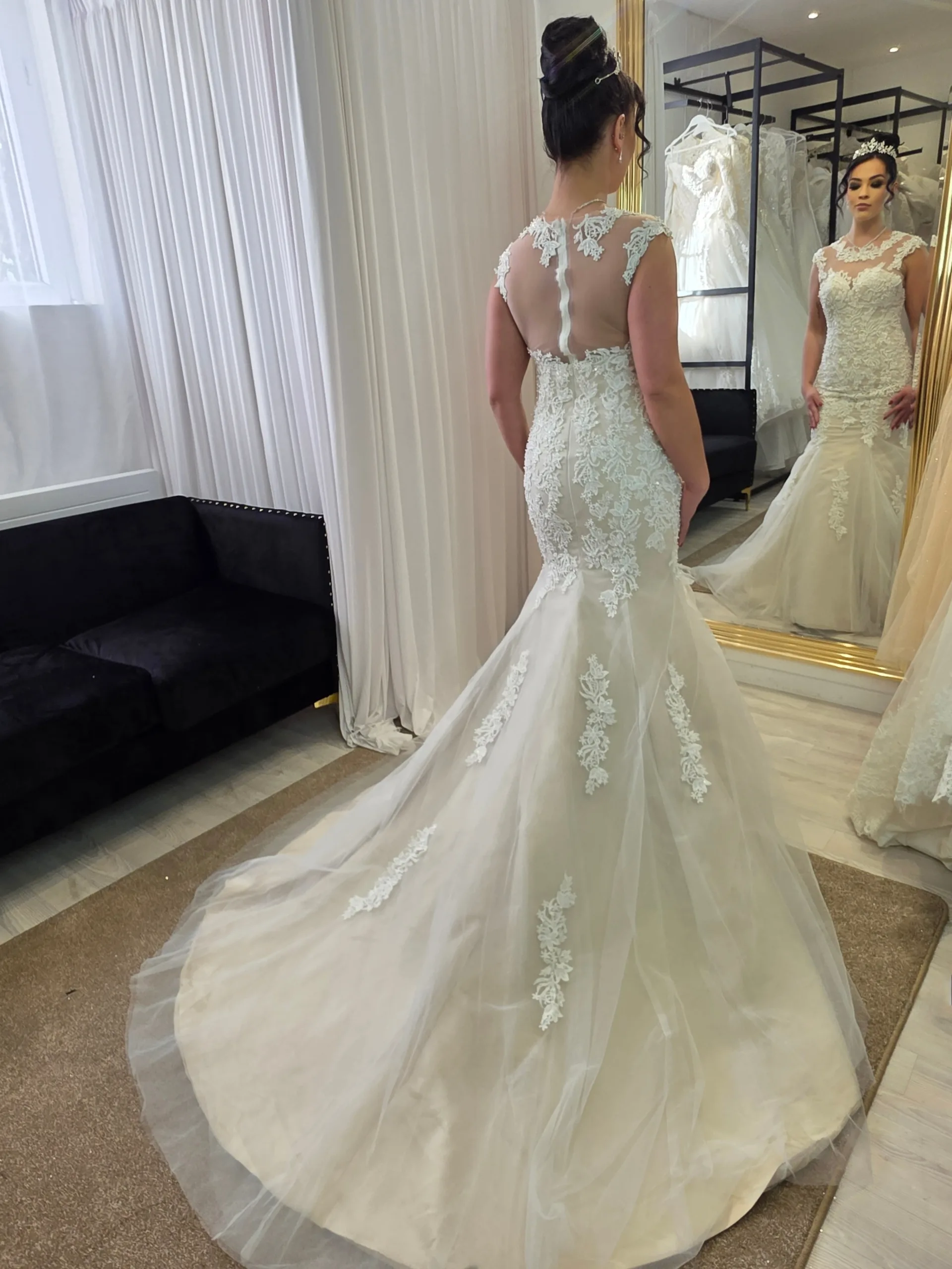 Robe sirène en dentelle florale et tulle nude – Image 3