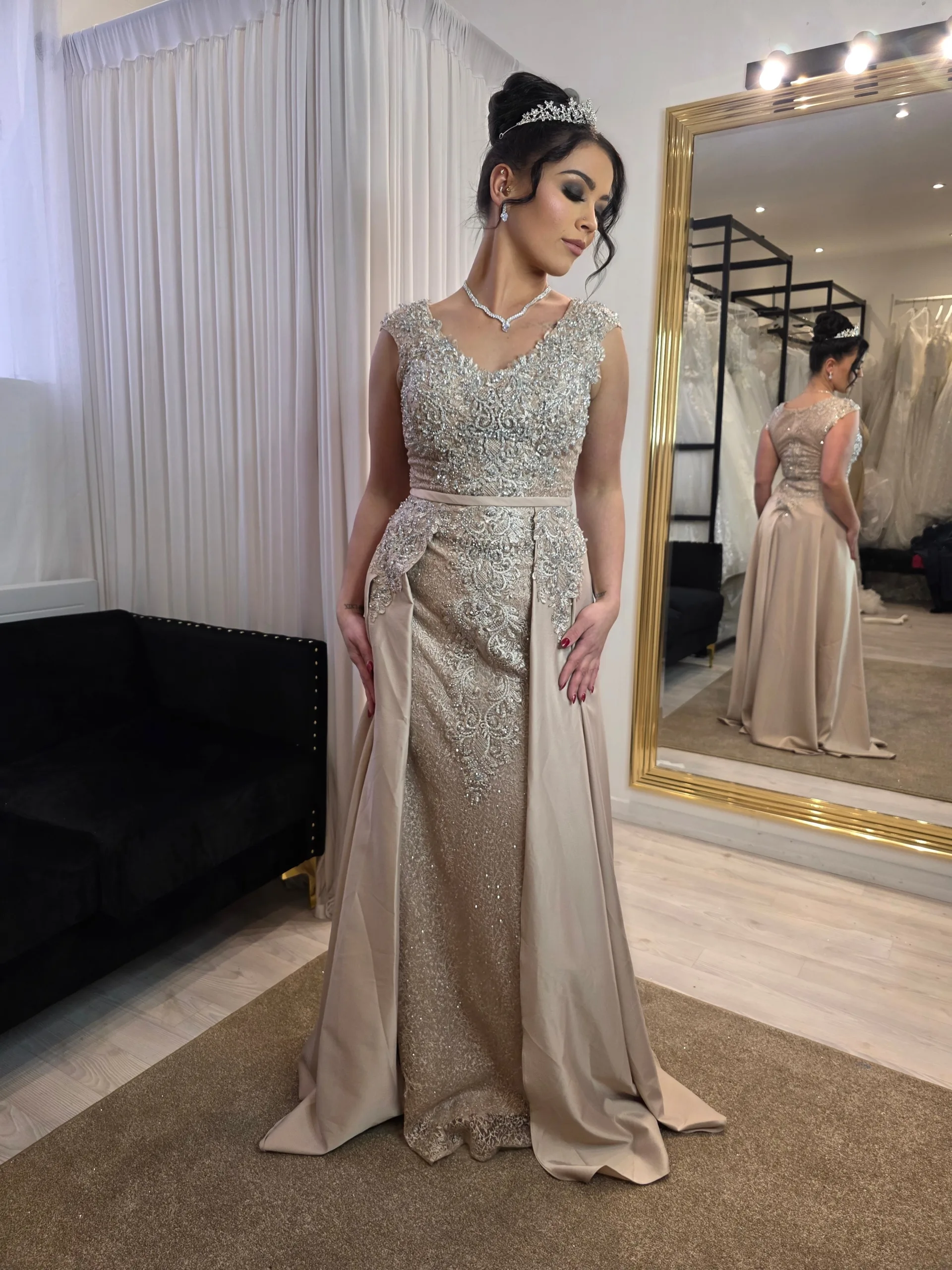 Robe de Soirée Sirène Brodée sur-jupe – Éclat Perlé, Dentelle et Élégance Sensuelle – Image 6