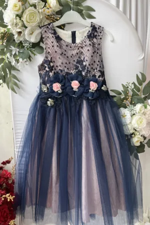 Robe cérémonie fille bleu marine en tulle et dentelle avec fleurs