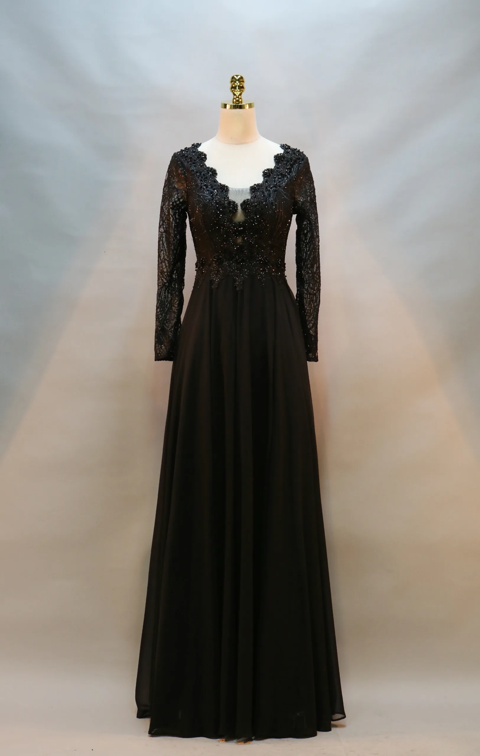 Robe longue en mousseline avec dentelle brodée – Image 3