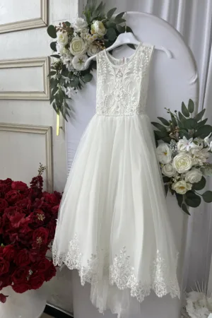 robe fille blanche dentelle et traine