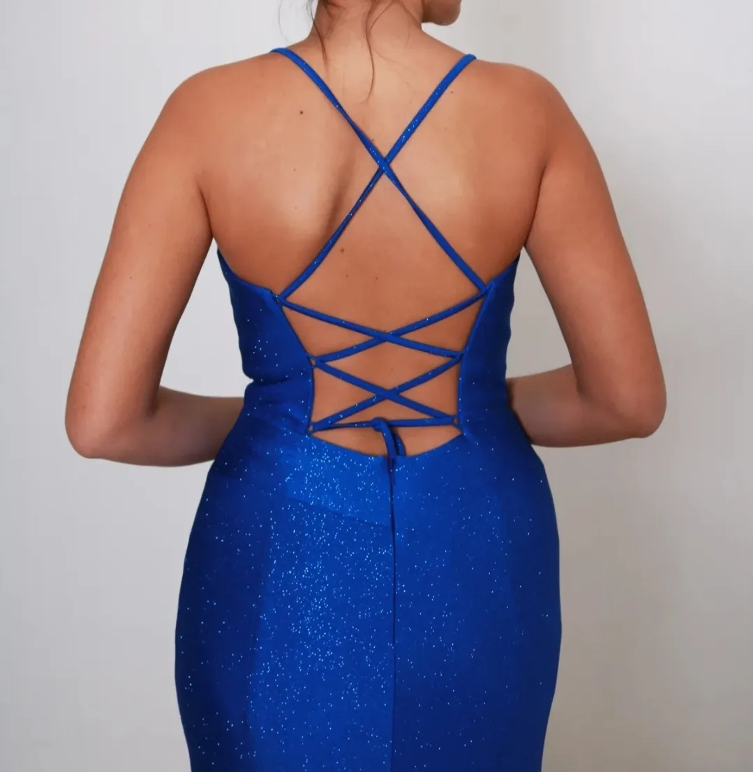 SublimSirène - Robe de soirée sirène élégante à fines bretelles avec fente – Image 3