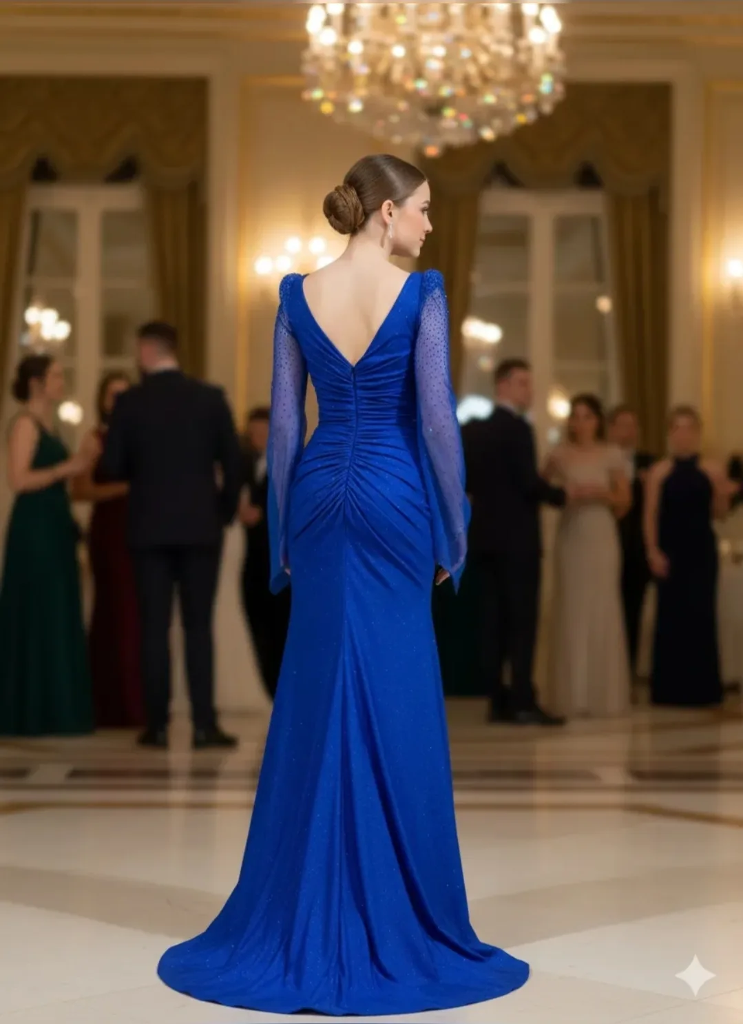 Robe de soirée longue élégante avec manches fluides et drapé raffiné – Image 4